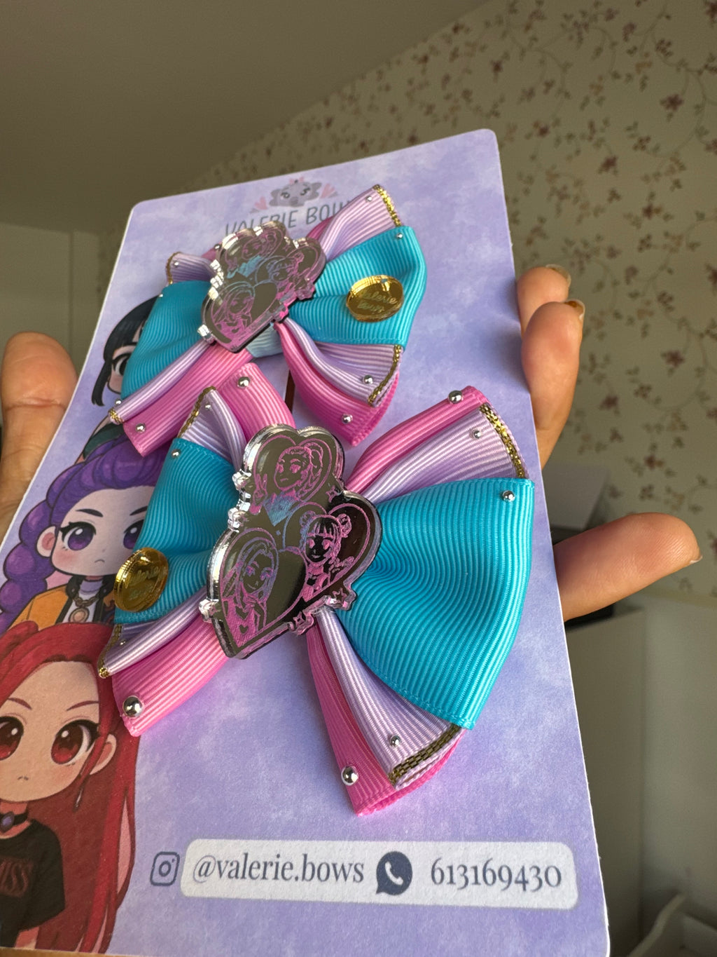 Lazo mediano Huntrix corazón