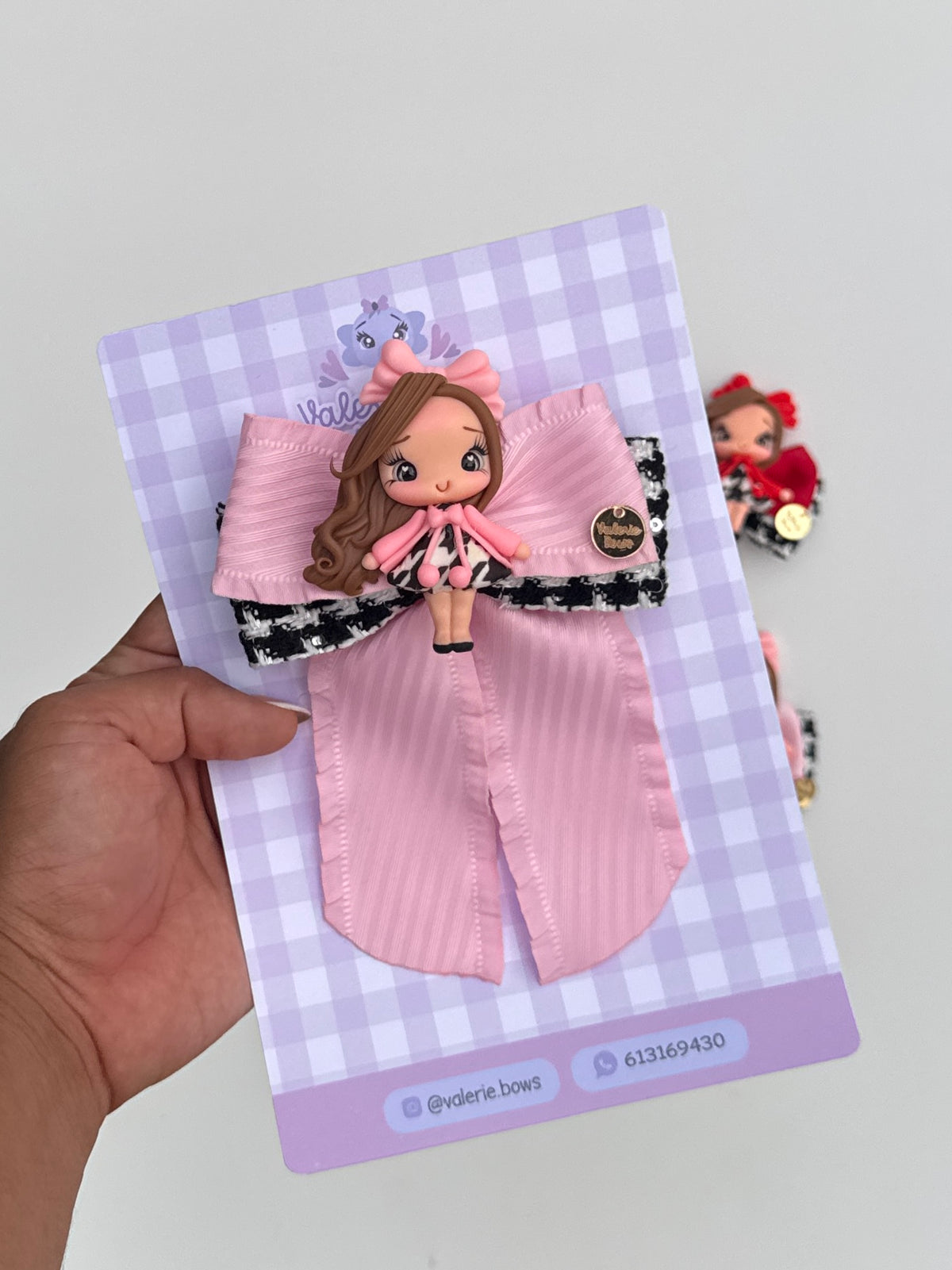 Lazo coquette rosa con muñequita